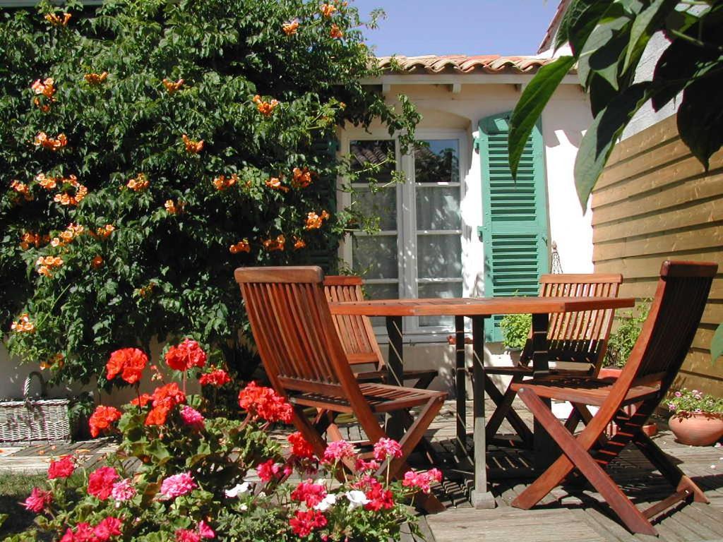 La Passerose 3 Pieces Avec Jardin Au Calme,A 300M De La Plage, Bed & Breakfast La Couarde-sur-Mer Exterior foto